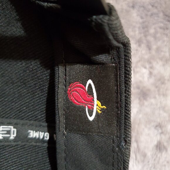 Ultra Game NBA Basketball Miami Heat Logo Snapback Hat Cap Red Black - Picture 10 of 10